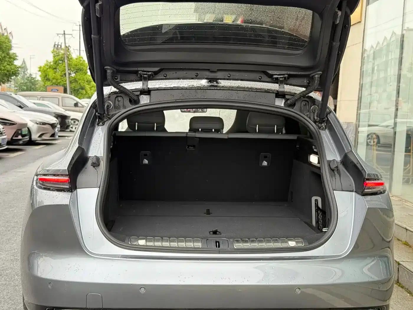 NIO ET5T 2025 75kWh Touring — миниатюра 14