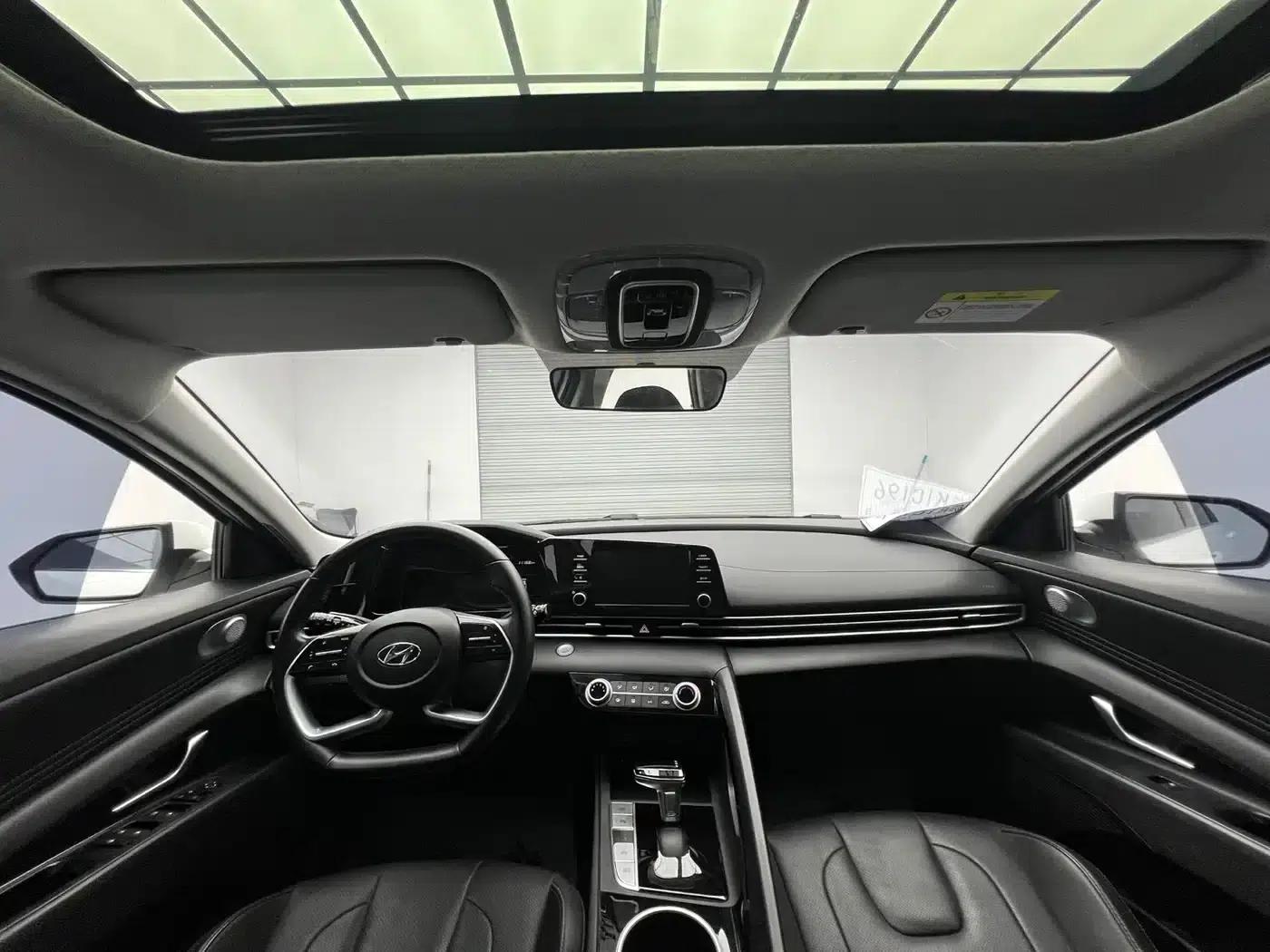 Hyundai Elantra 2022 1.5L CVT GLX Elite Edition — миниатюра 13