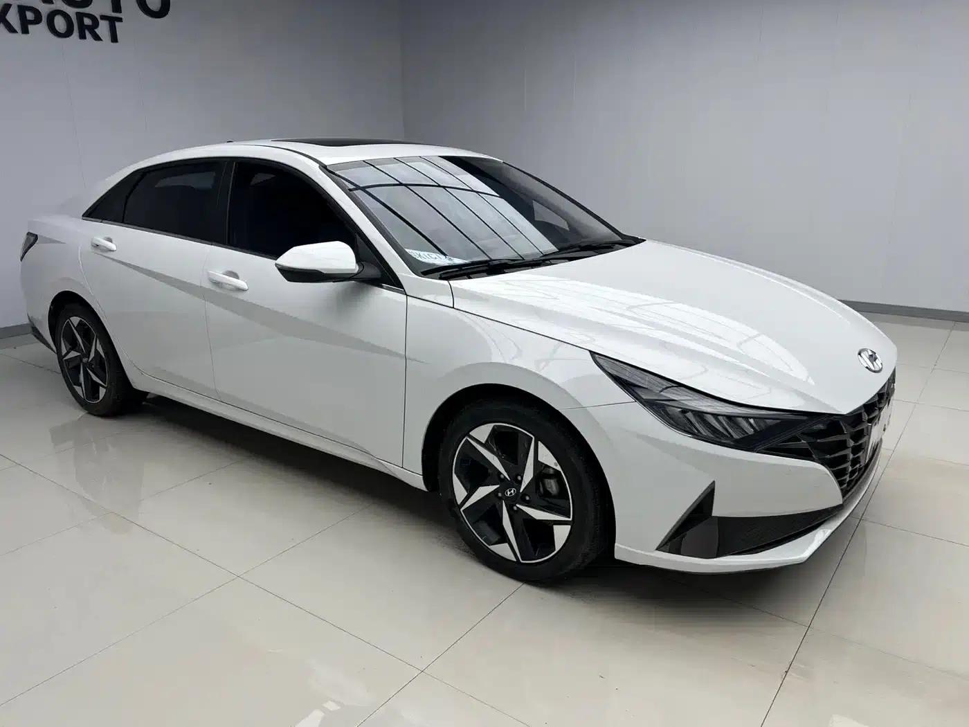 Hyundai Elantra 2022 1.5L CVT GLX Elite Edition — миниатюра 3