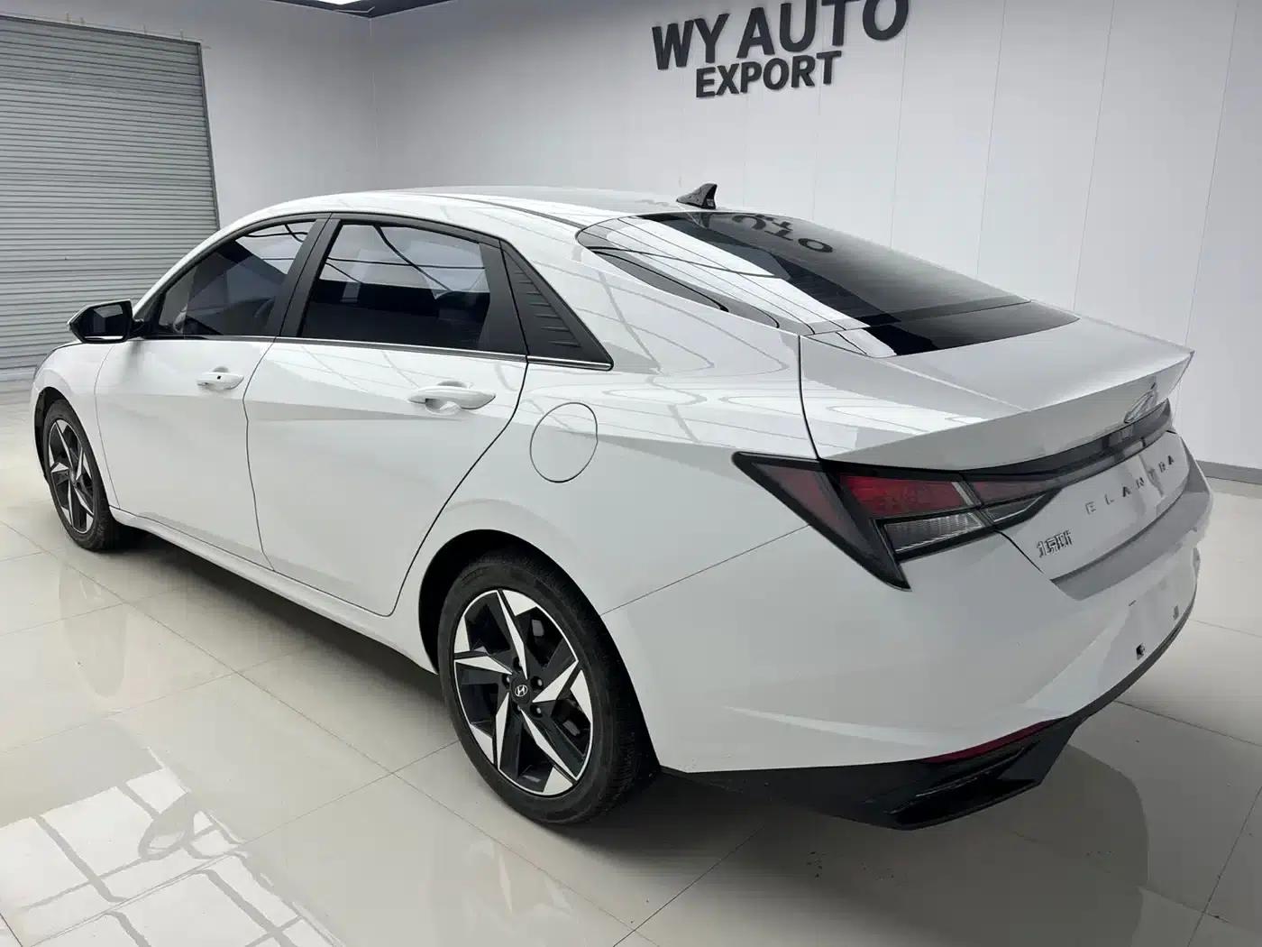 Hyundai Elantra 2022 1.5L CVT GLX Elite Edition — миниатюра 4