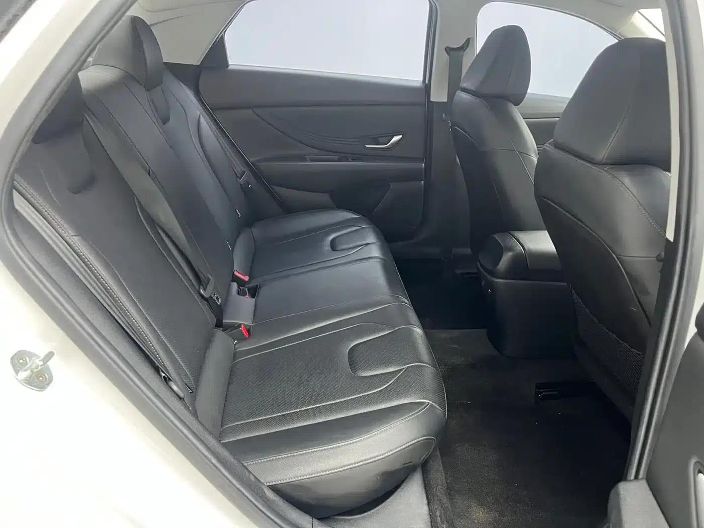 Hyundai Elantra 2022 1.5L CVT GLX Elite Edition — миниатюра 9