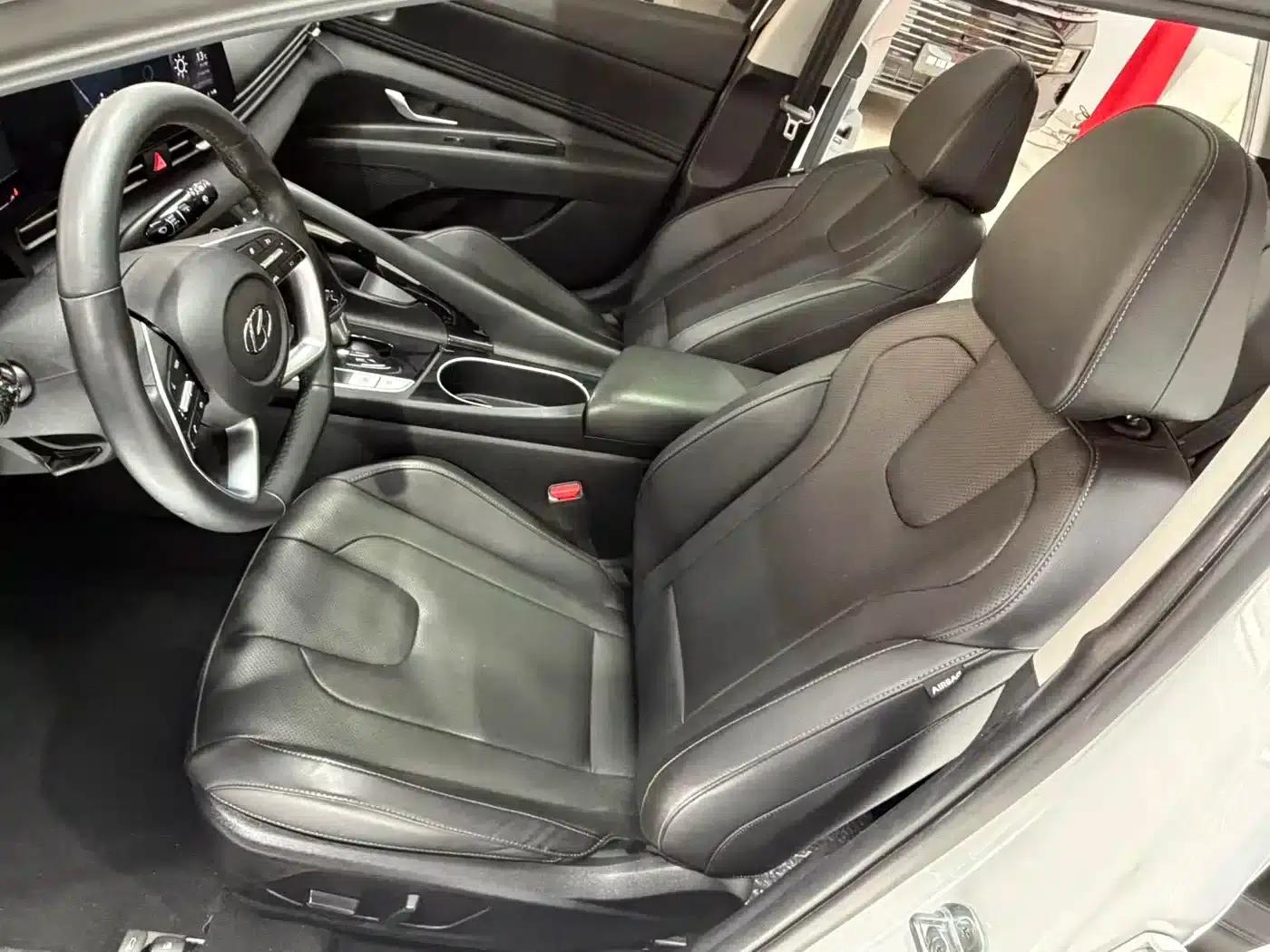 Hyundai Elantra 2022 1.5L CVT LUX Premium Edition — миниатюра 9