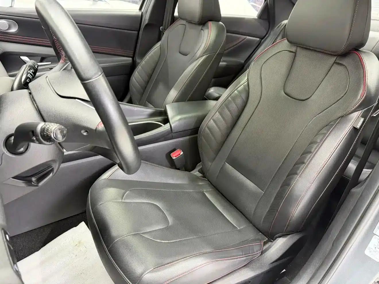 Hyundai Elantra 2022 1.5L CVT 20th Anniversary Edition — миниатюра 14