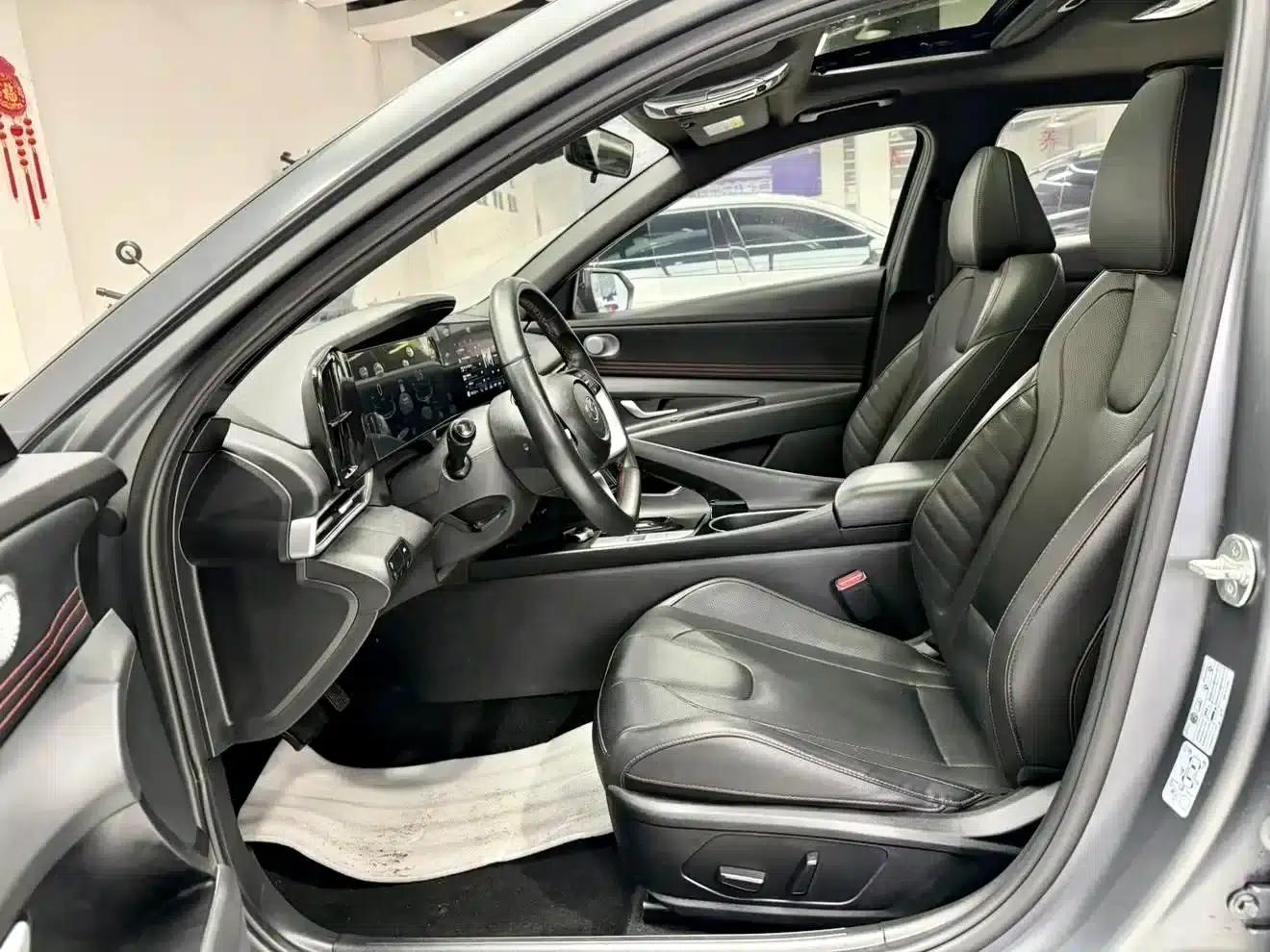 Hyundai Elantra 2022 1.5L CVT 20th Anniversary Edition — миниатюра 7