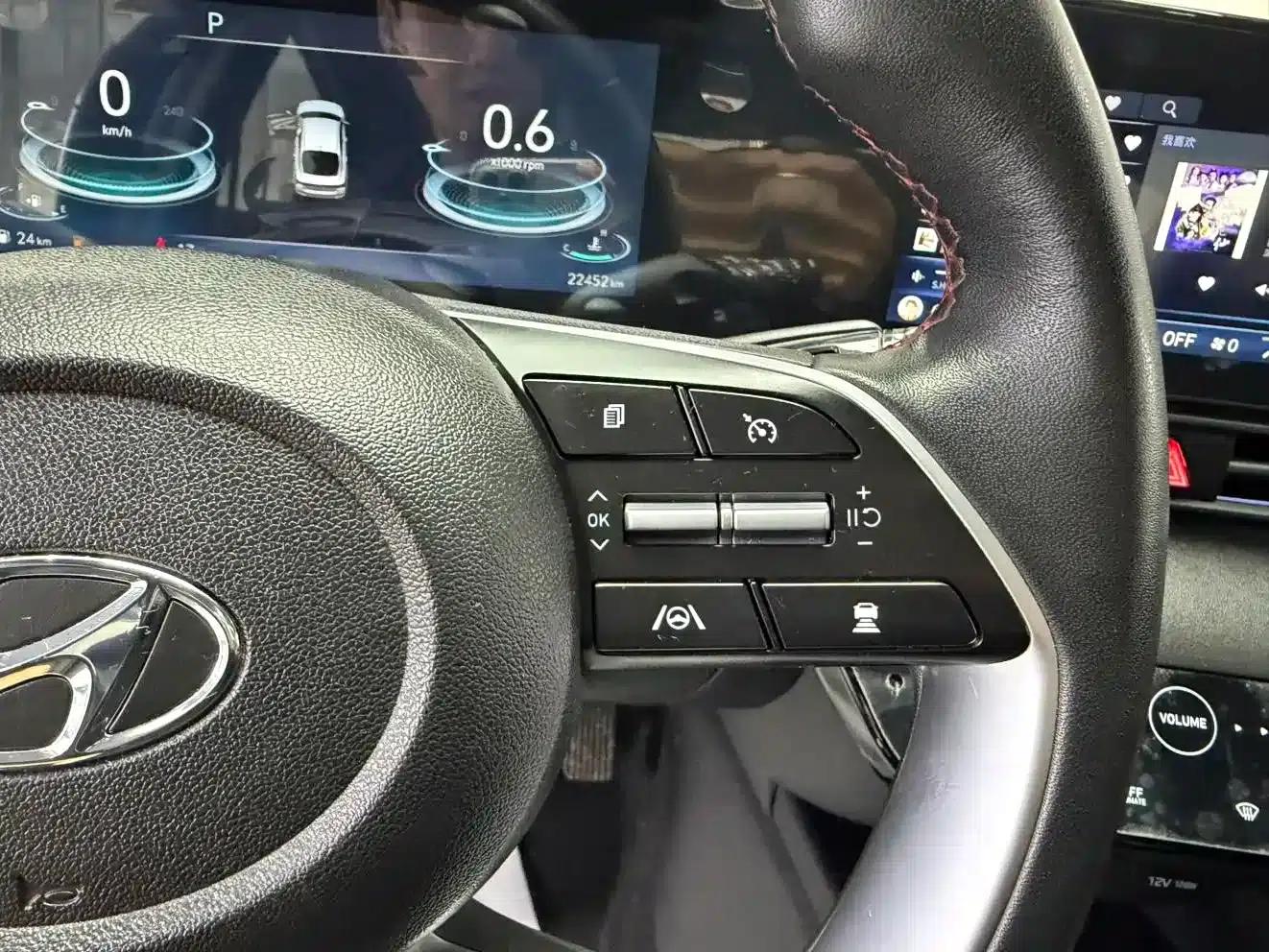 Hyundai Elantra 2022 1.5L CVT 20th Anniversary Edition — миниатюра 9