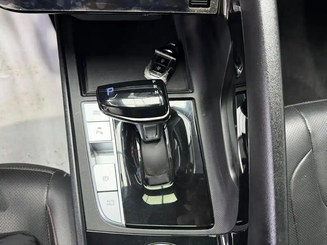 Hyundai Elantra 2022 1.5L CVT 20th Anniversary Edition — миниатюра 10