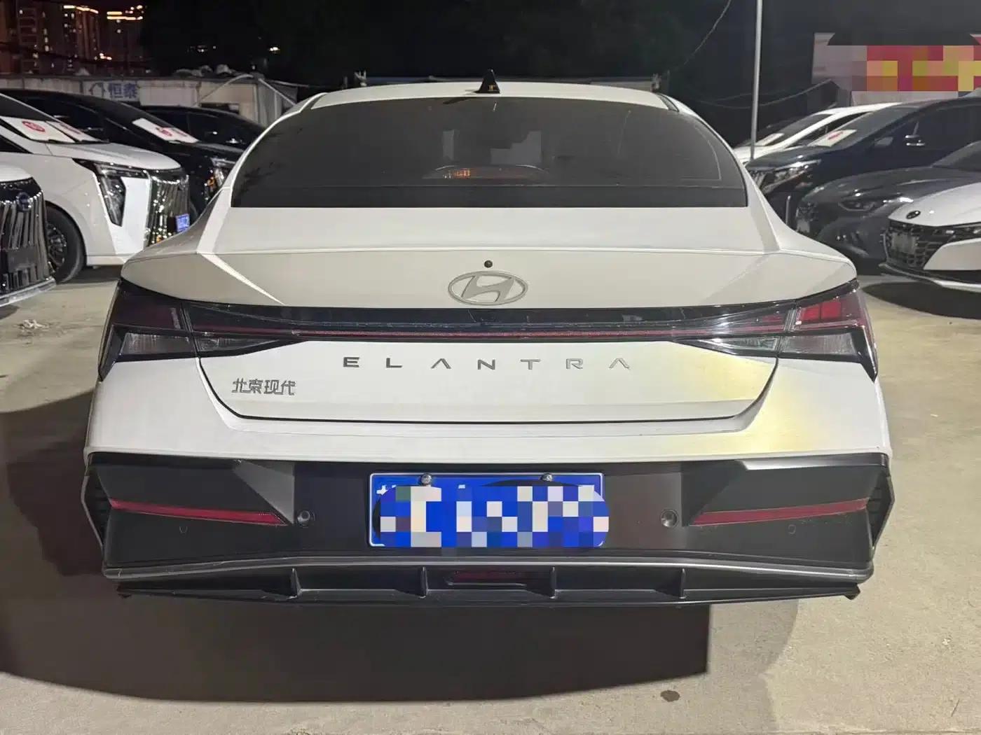 Hyundai Elantra 2022 1.5L CVT TOP Flagship Edition — миниатюра 11
