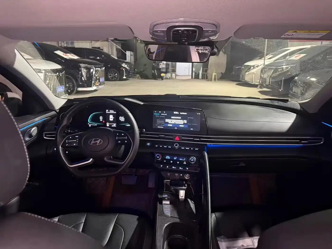 Hyundai Elantra 2022 1.5L CVT TOP Flagship Edition — миниатюра 7