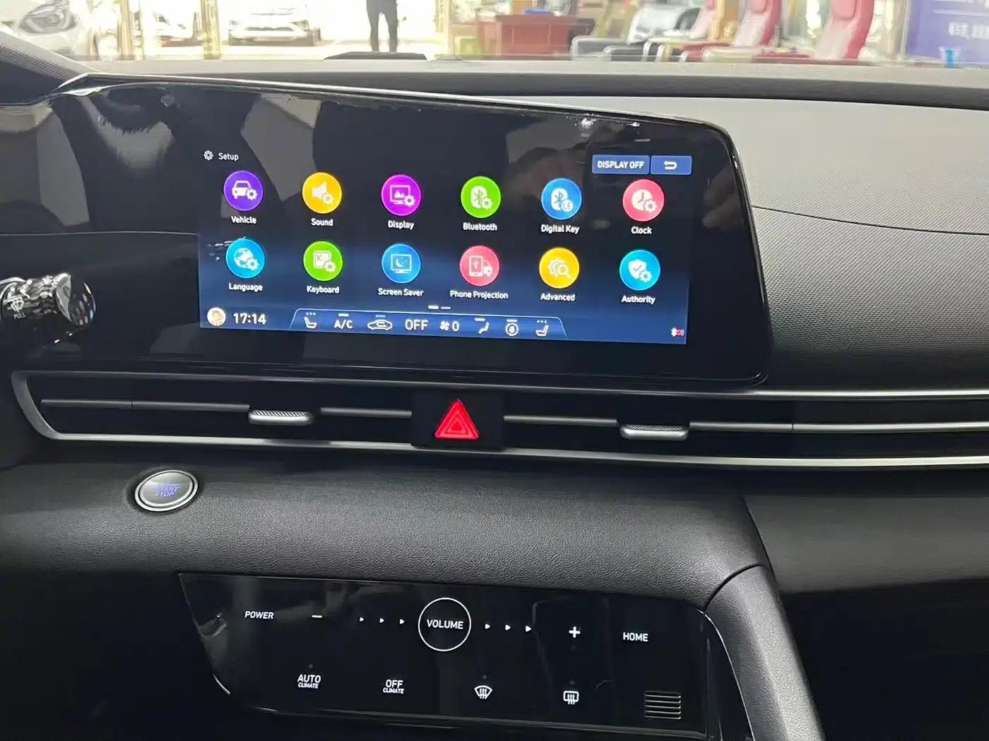 Hyundai Elantra 2022 1.5L CVT LUX Premium Edition — миниатюра 11