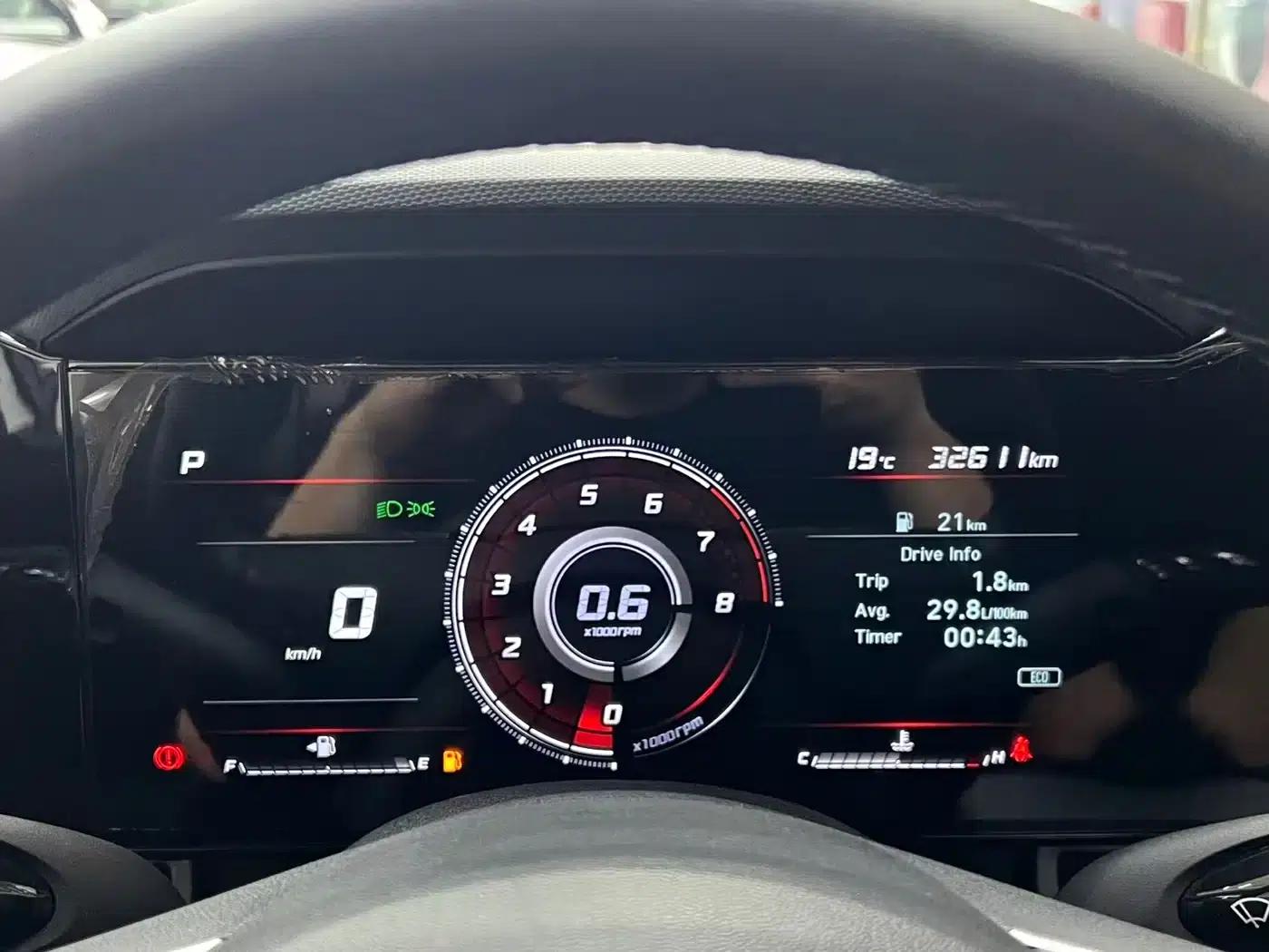 Hyundai Elantra 2022 1.5L CVT LUX Premium Edition — миниатюра 15