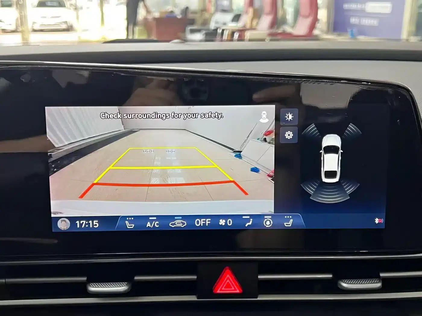 Hyundai Elantra 2022 1.5L CVT LUX Premium Edition — миниатюра 16