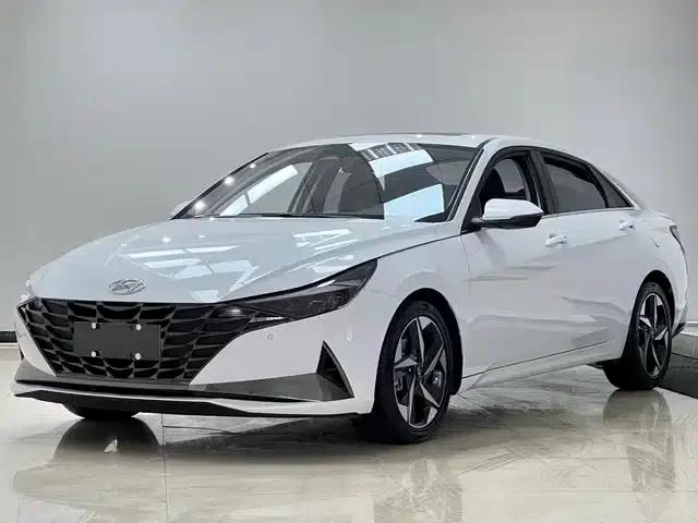 Hyundai Elantra 2022 1.5L CVT LUX Premium Edition