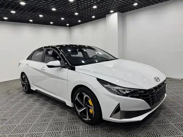 Hyundai Elantra 2022 1.5L CVT LUX Premium Edition