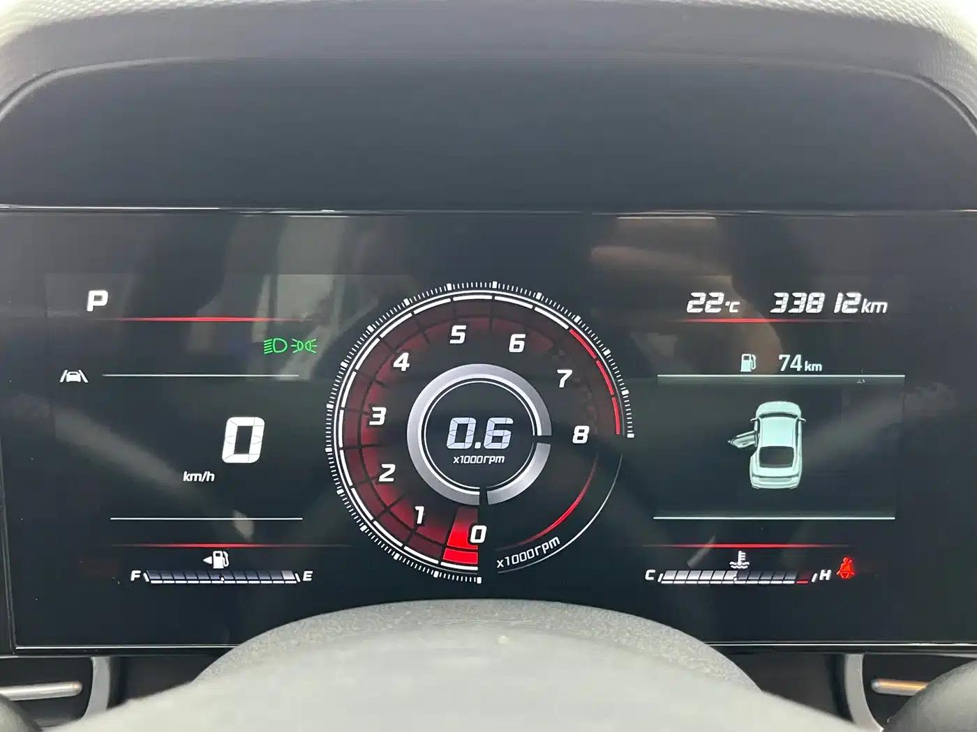 Hyundai Elantra 2022 1.5L CVT LUX Premium Edition — миниатюра 12