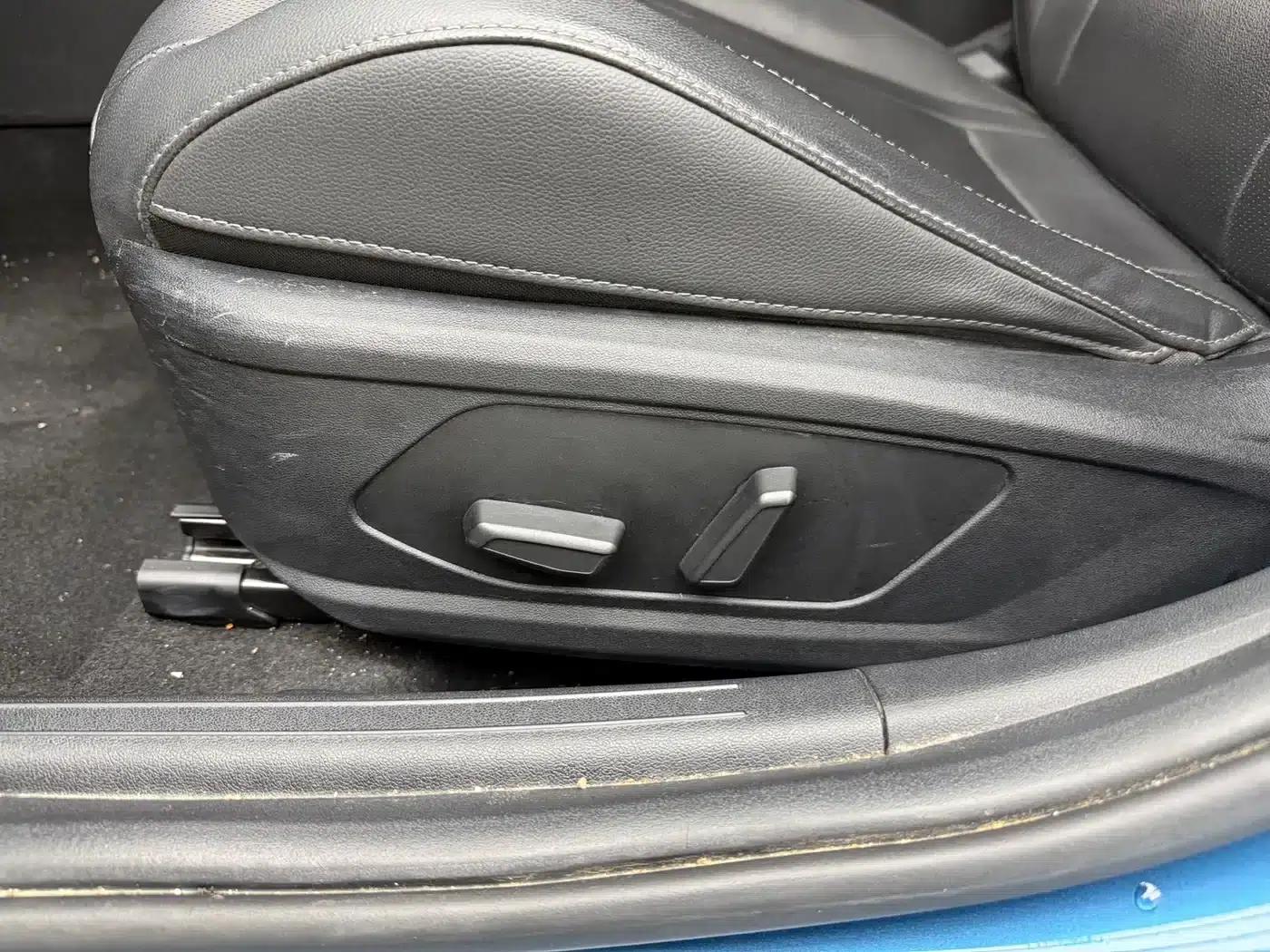 Hyundai Elantra 2022 1.5L CVT LUX Premium Edition — миниатюра 11