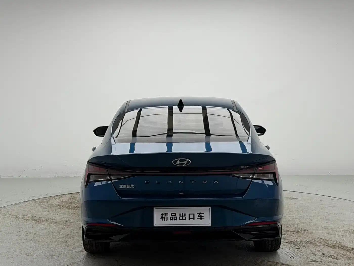 Hyundai Elantra 2022 1.5L CVT LUX Premium Edition — миниатюра 5