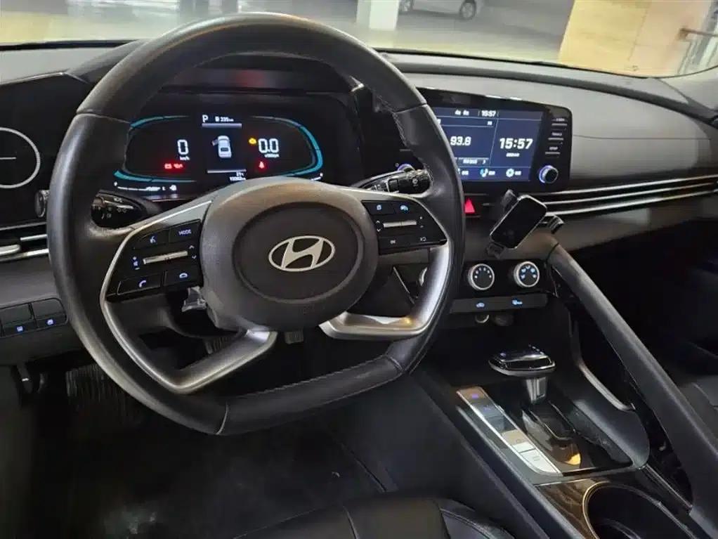 Hyundai Elantra 2023 1.5L CVT GLX Elite Edition — миниатюра 11
