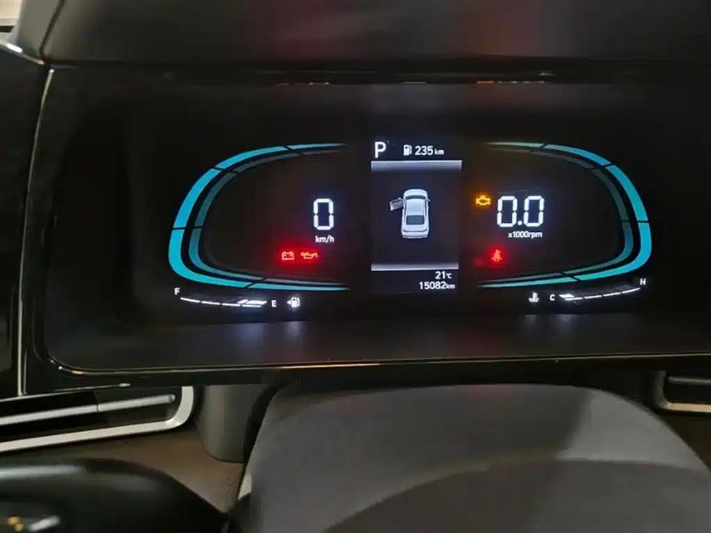 Hyundai Elantra 2023 1.5L CVT GLX Elite Edition — миниатюра 12