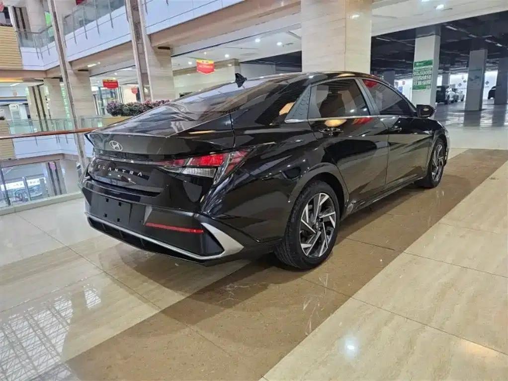 Hyundai Elantra 2023 1.5L CVT GLX Elite Edition — миниатюра 4