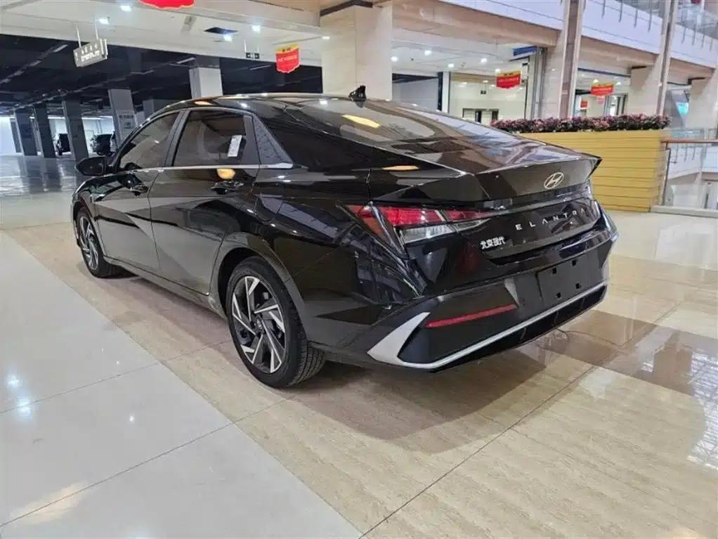 Hyundai Elantra 2023 1.5L CVT GLX Elite Edition — миниатюра 7
