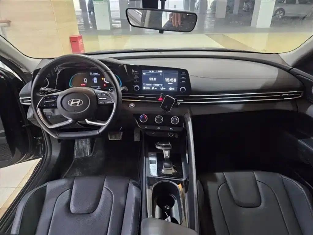 Hyundai Elantra 2023 1.5L CVT GLX Elite Edition — миниатюра 10