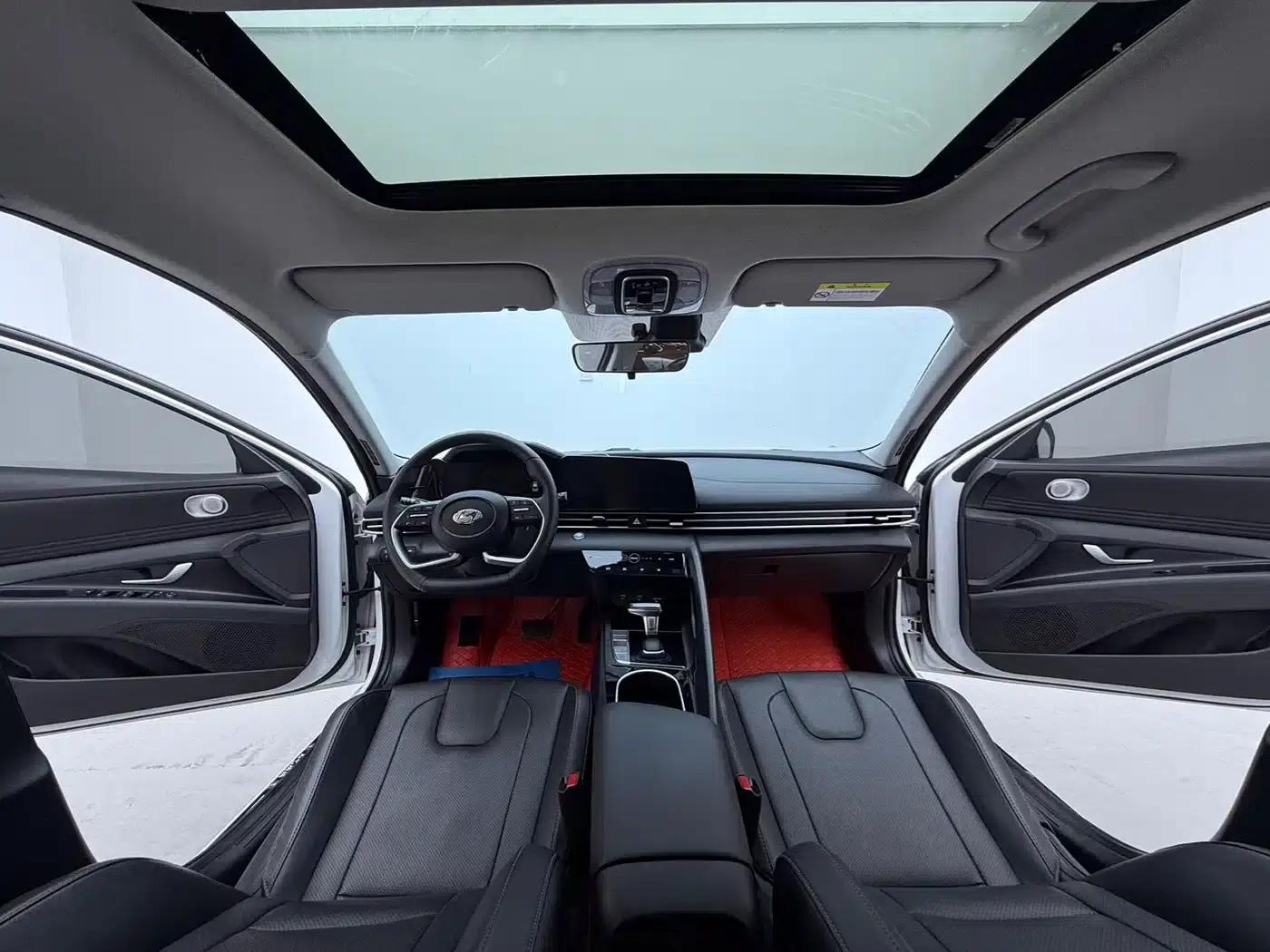 Hyundai Elantra 2022 1.5L CVT LUX Premium Edition — миниатюра 13