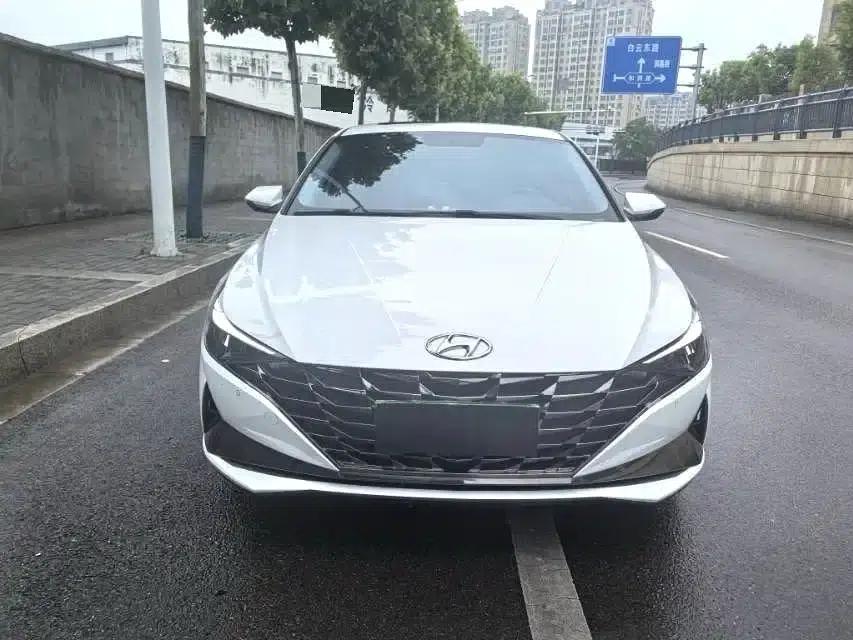 Hyundai Elantra 2022 1.5L CVT GLX Elite Edition — миниатюра 2