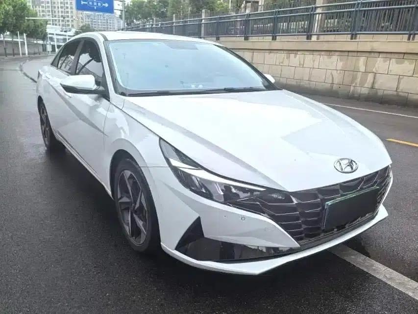 Hyundai Elantra 2022 1.5L CVT GLX Elite Edition — миниатюра 3