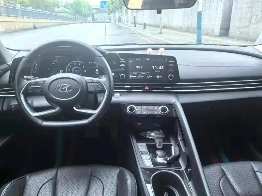 Hyundai Elantra 2022 1.5L CVT GLX Elite Edition — миниатюра 4