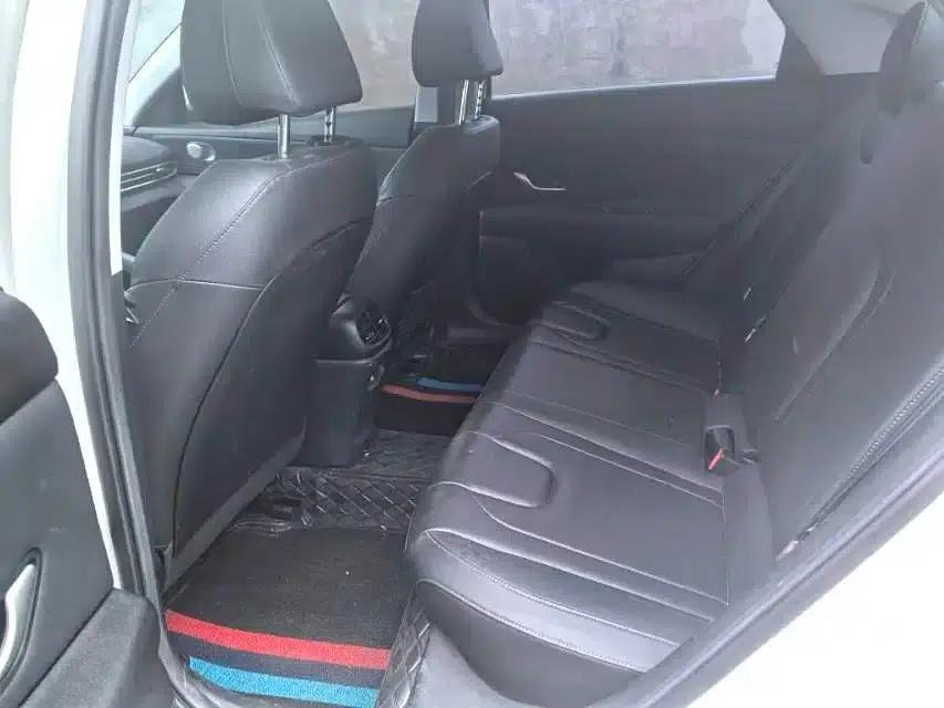Hyundai Elantra 2022 1.5L CVT GLX Elite Edition — миниатюра 7