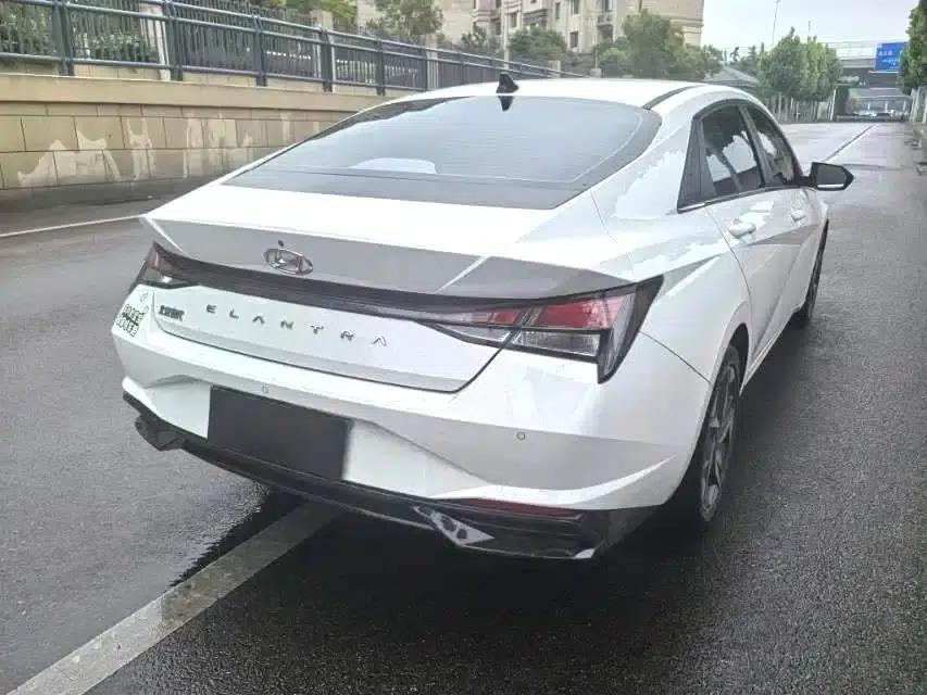 Hyundai Elantra 2022 1.5L CVT GLX Elite Edition — миниатюра 9