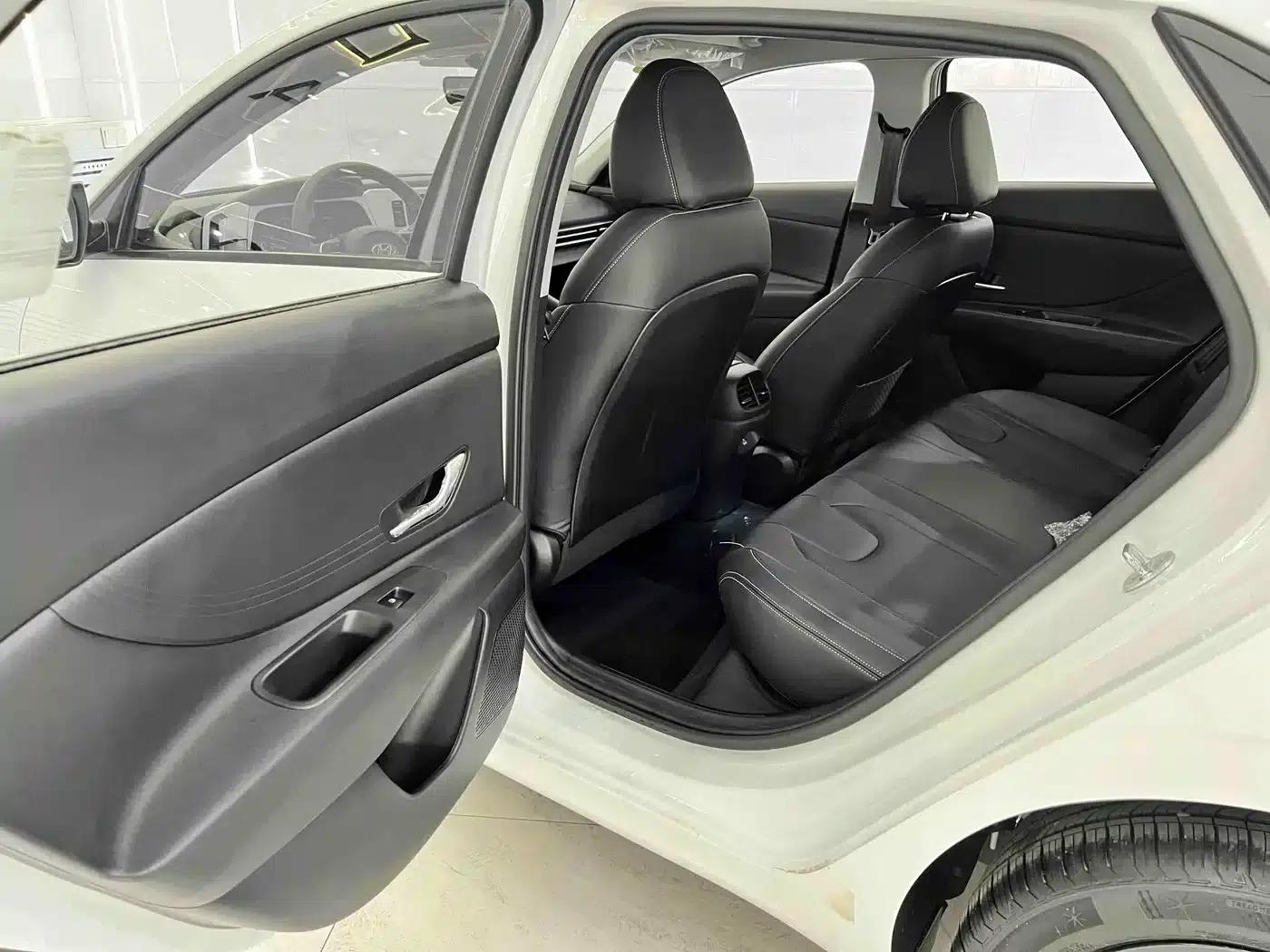 2023 Hyundai Elantra 1.5L CVT GLS Leading Edition — миниатюра 14