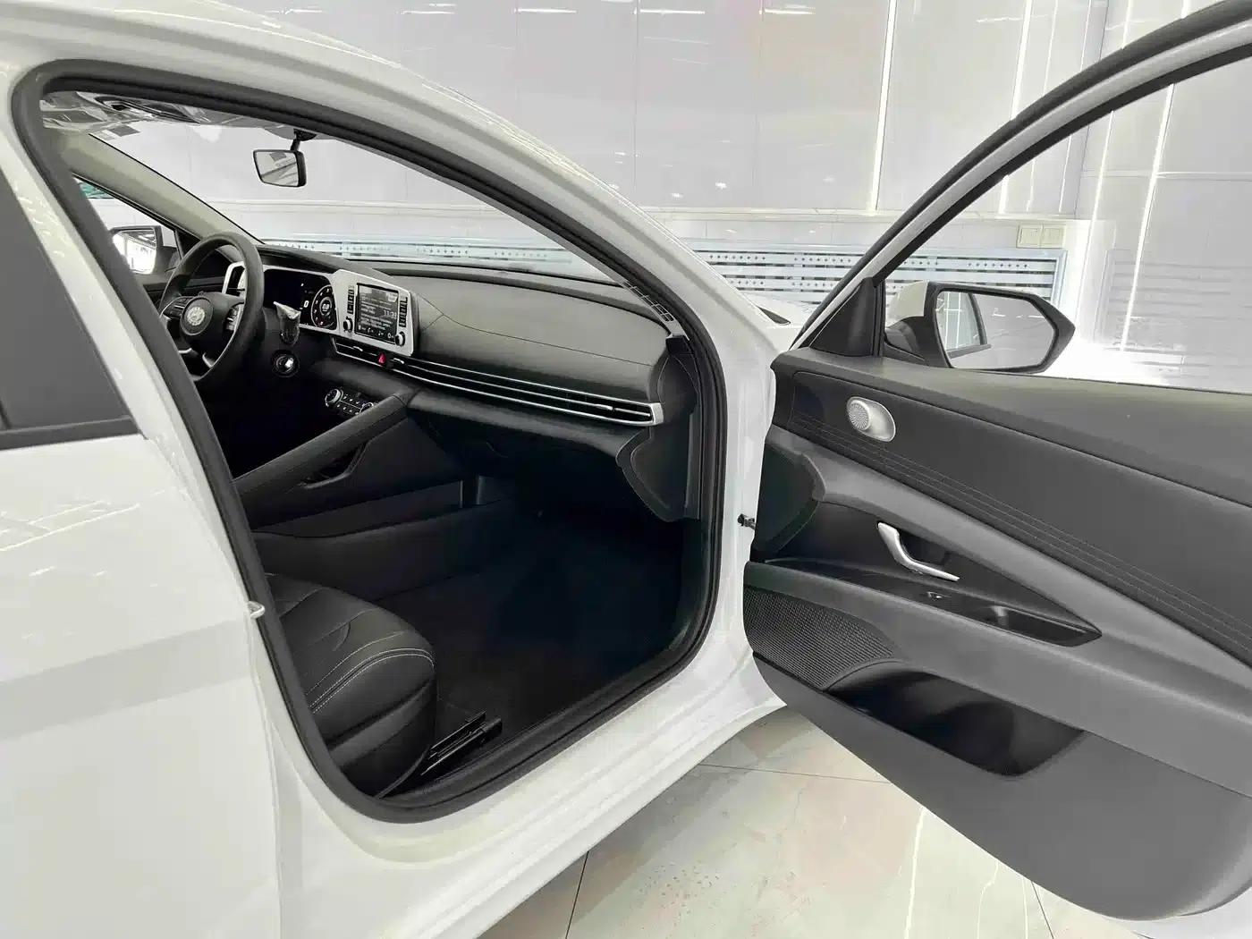 2023 Hyundai Elantra 1.5L CVT GLS Leading Edition — миниатюра 17