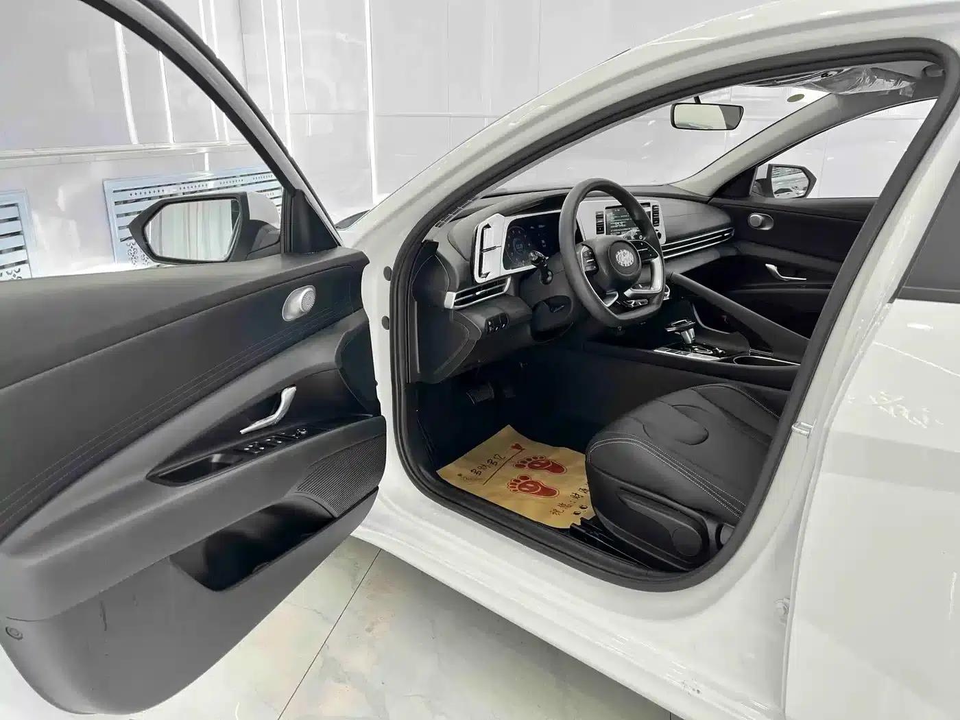 2023 Hyundai Elantra 1.5L CVT GLS Leading Edition — миниатюра 7