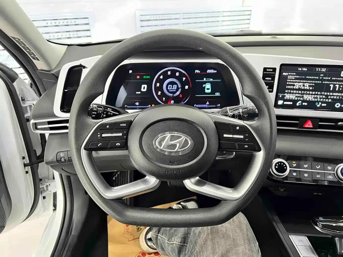 2023 Hyundai Elantra 1.5L CVT GLS Leading Edition — миниатюра 10