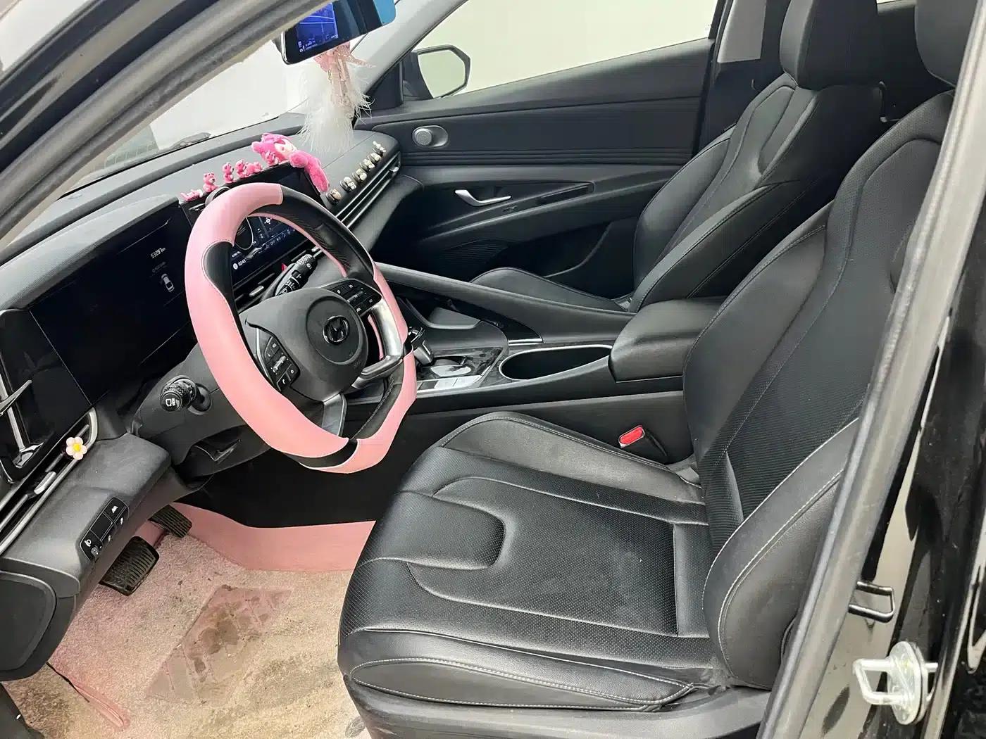 Hyundai Elantra 2022 1.5L CVT LUX Premium Edition — миниатюра 9