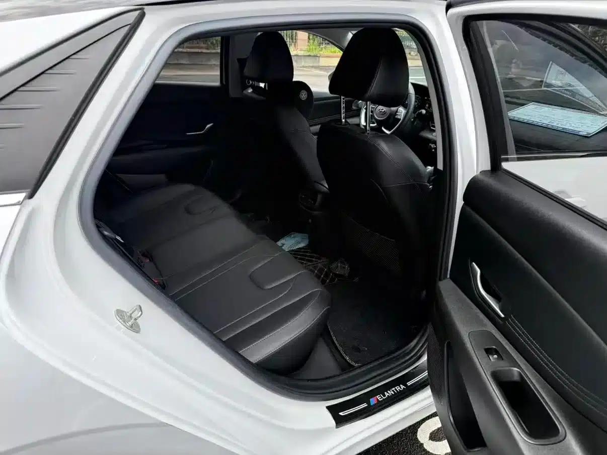 Hyundai Elantra 2022 1.5L CVT GLX Elite Edition — миниатюра 11