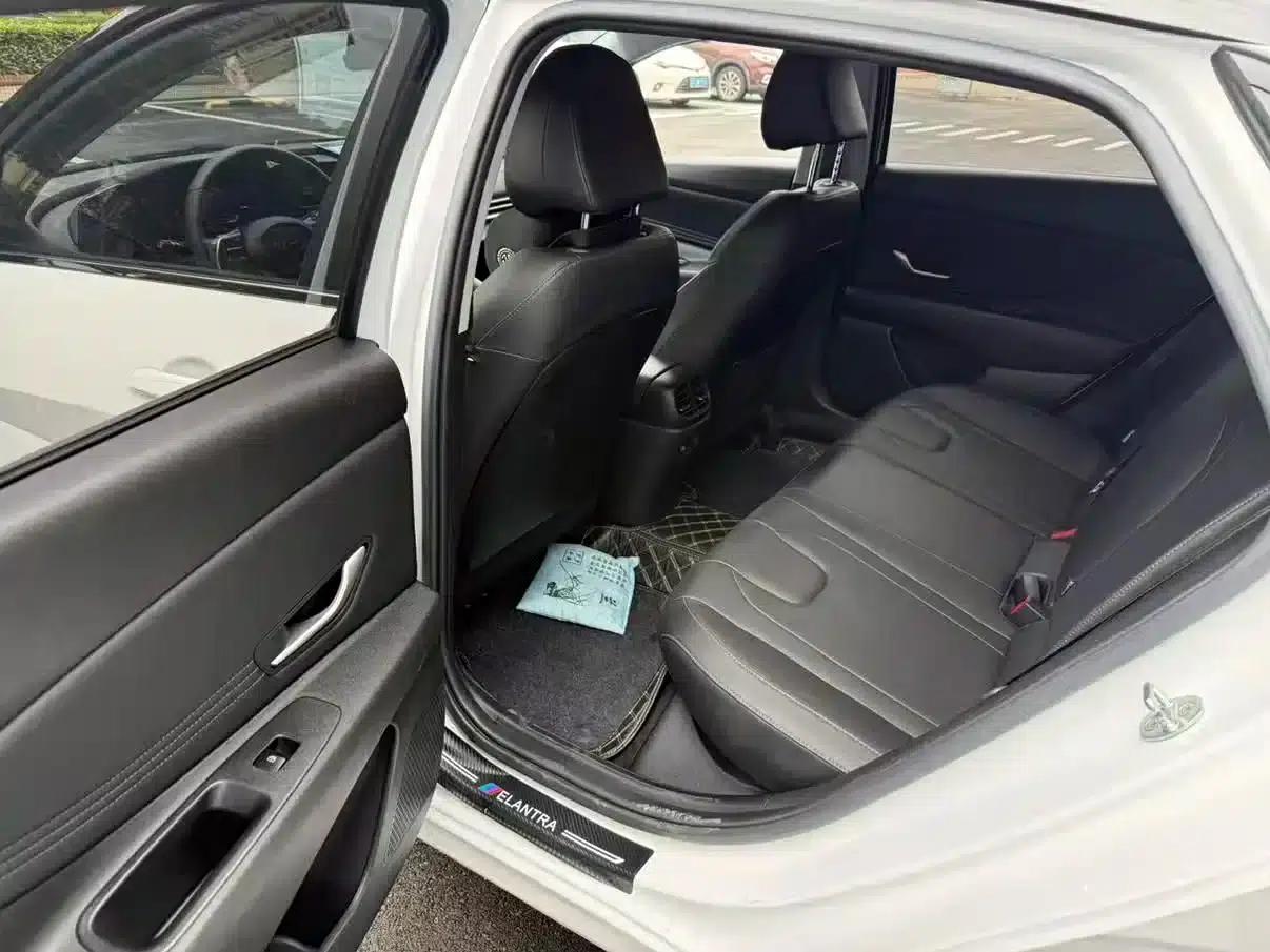 Hyundai Elantra 2022 1.5L CVT GLX Elite Edition — миниатюра 13