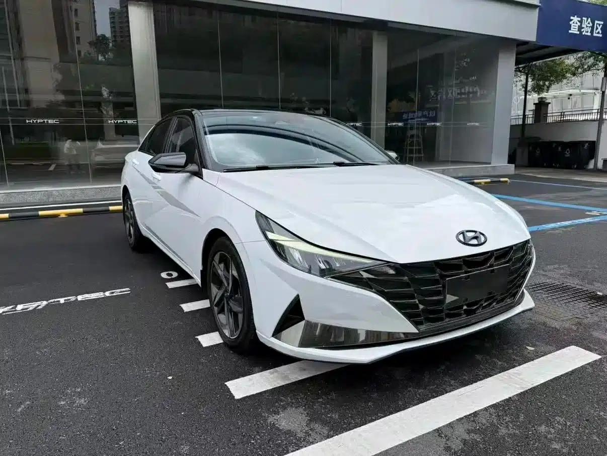 Hyundai Elantra 2022 1.5L CVT GLX Elite Edition — миниатюра 3