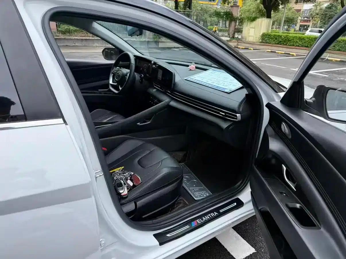 Hyundai Elantra 2022 1.5L CVT GLX Elite Edition — миниатюра 10
