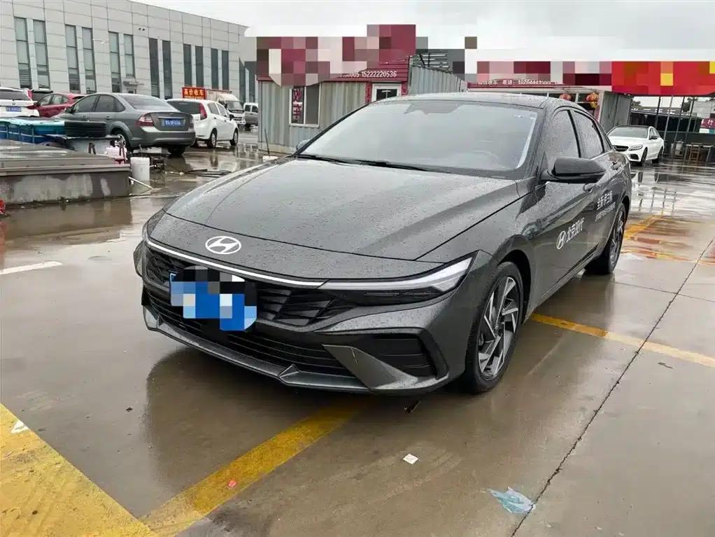 Hyundai Elantra 2023 1.5L CVT TOP Flagship Edition — миниатюра 1