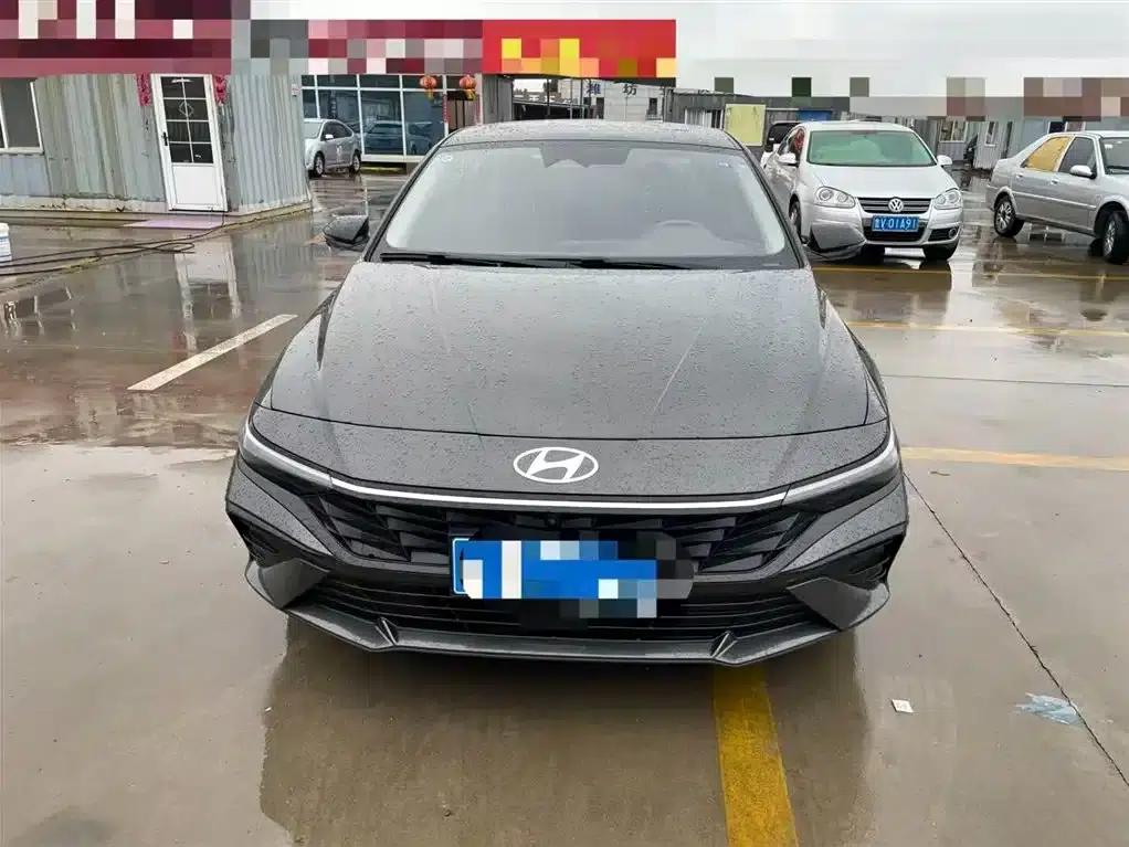 Hyundai Elantra 2023 1.5L CVT TOP Flagship Edition — миниатюра 2