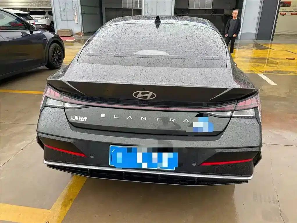Hyundai Elantra 2023 1.5L CVT TOP Flagship Edition — миниатюра 11