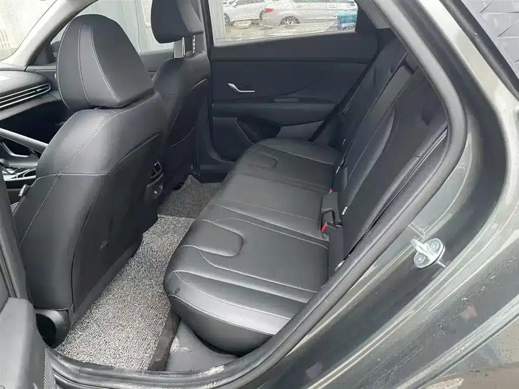 Hyundai Elantra 2023 1.5L CVT TOP Flagship Edition — миниатюра 9