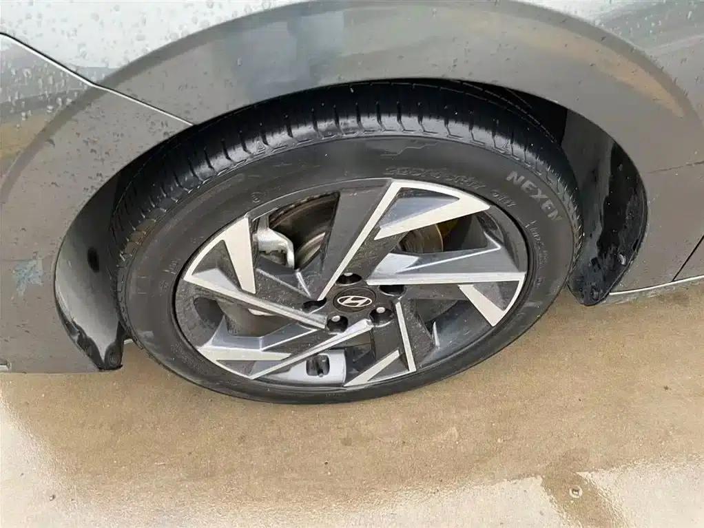 Hyundai Elantra 2023 1.5L CVT TOP Flagship Edition — миниатюра 10