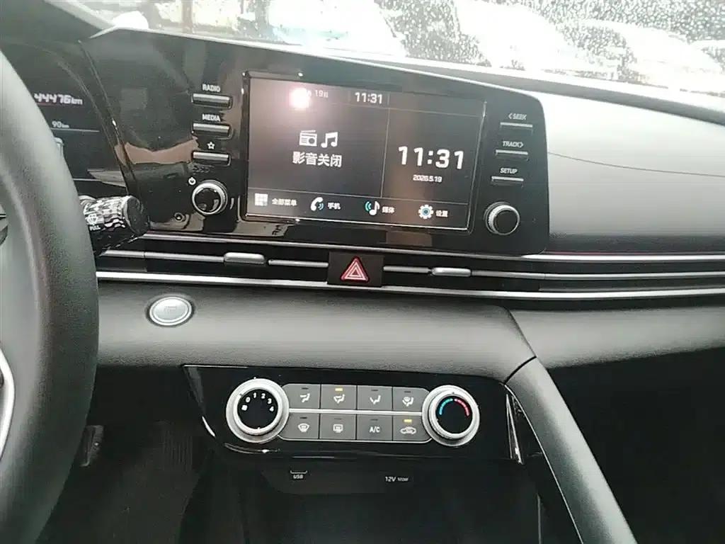 Hyundai Elantra 2022 1.5L CVT GLX Elite Edition — миниатюра 13