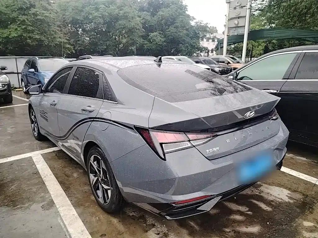 Hyundai Elantra 2022 1.5L CVT GLX Elite Edition — миниатюра 5