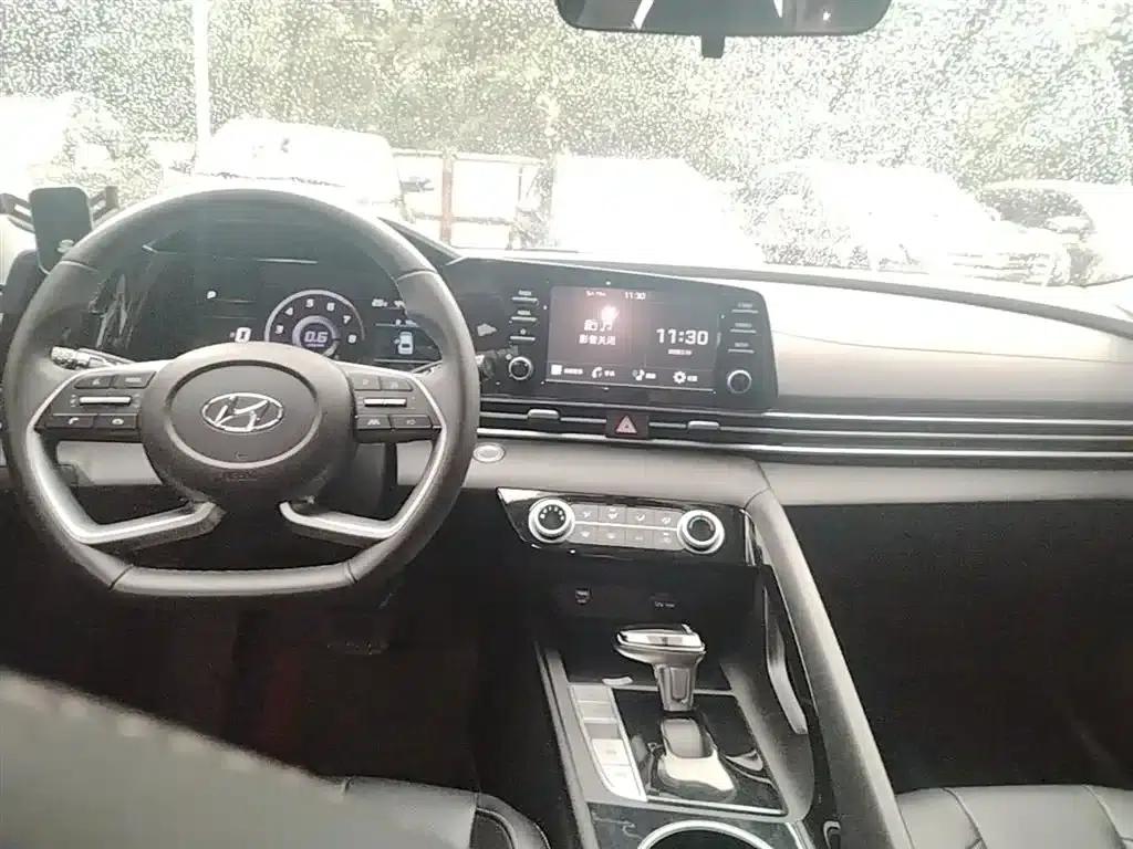 Hyundai Elantra 2022 1.5L CVT GLX Elite Edition — миниатюра 10