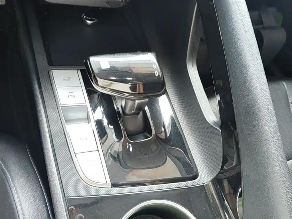 Hyundai Elantra 2022 1.5L CVT GLX Elite Edition — миниатюра 14