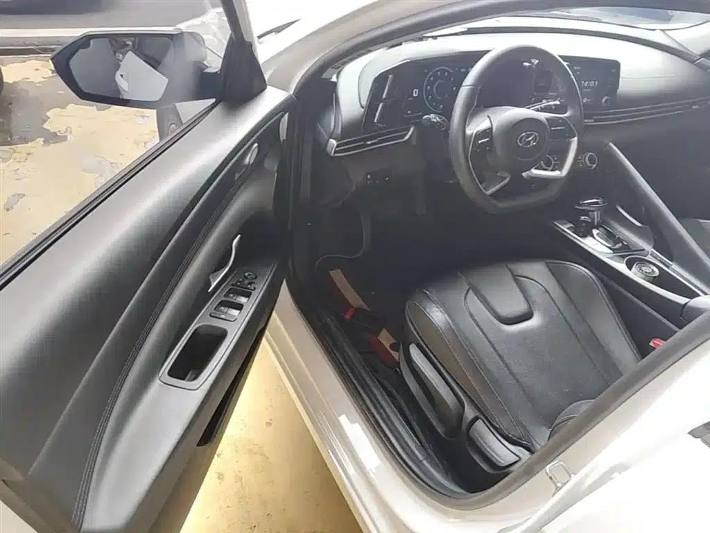 Hyundai Elantra 2022 1.5L CVT GLX Elite Edition — миниатюра 16